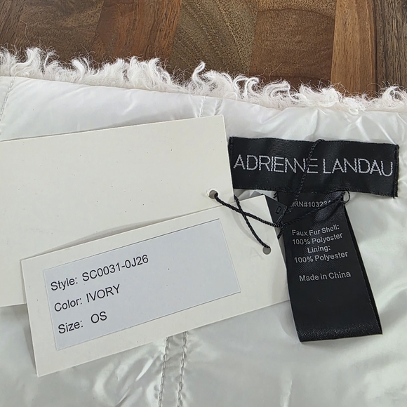 ADRIENNE LANDAU Pull Through Scarf Ivory Shaggy Faux Fur Sheepskin One Size NWT - Picture 4 of 7
